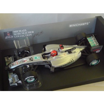 Mercedes GP Petronas 2010 MGP W01 Schumacher  1/18