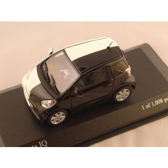 Toyota IQ salon genve showcar 2009 noir et blanc minichamps