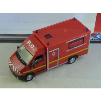 Renault master cellule poste de commandement Eure et loire   1/43