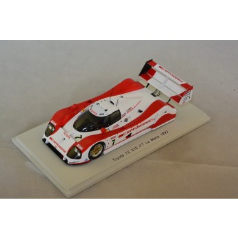 TOYOTA TS 010 n7 Le Mans 1992 Lees- Brabham- Katayama ou n8 8me Le Mans 1992 Lammers- Fabi- Wallace   Spark 1/43