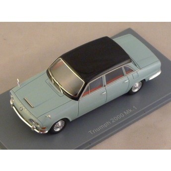 Triumph 2000 2.5 bleu clair - 1963      1/43